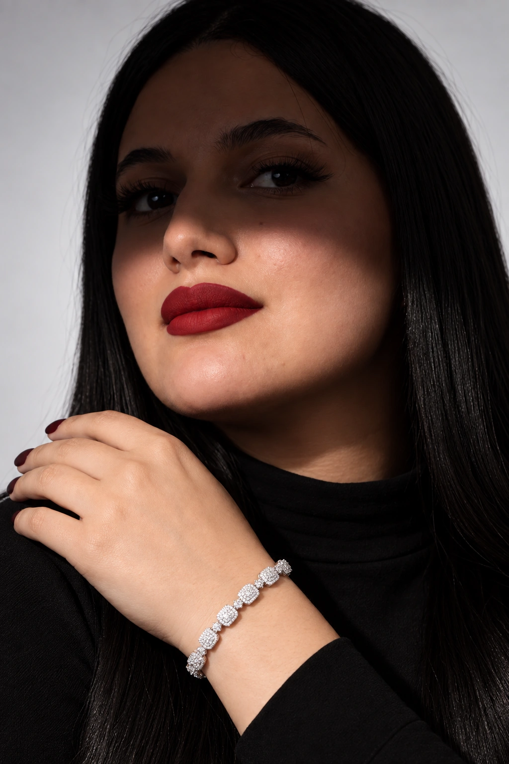 Diamond-Shaped Bracelet · CB019
