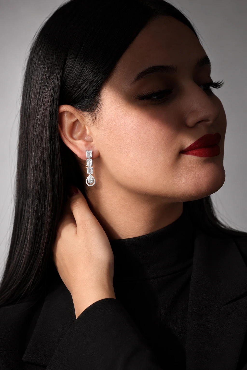 Elegant Silver Earrings - White Gold Shine · CB010